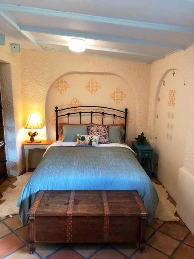 El Viejo Adobe - Across from Sul Ross campus Alpine Exterior foto
